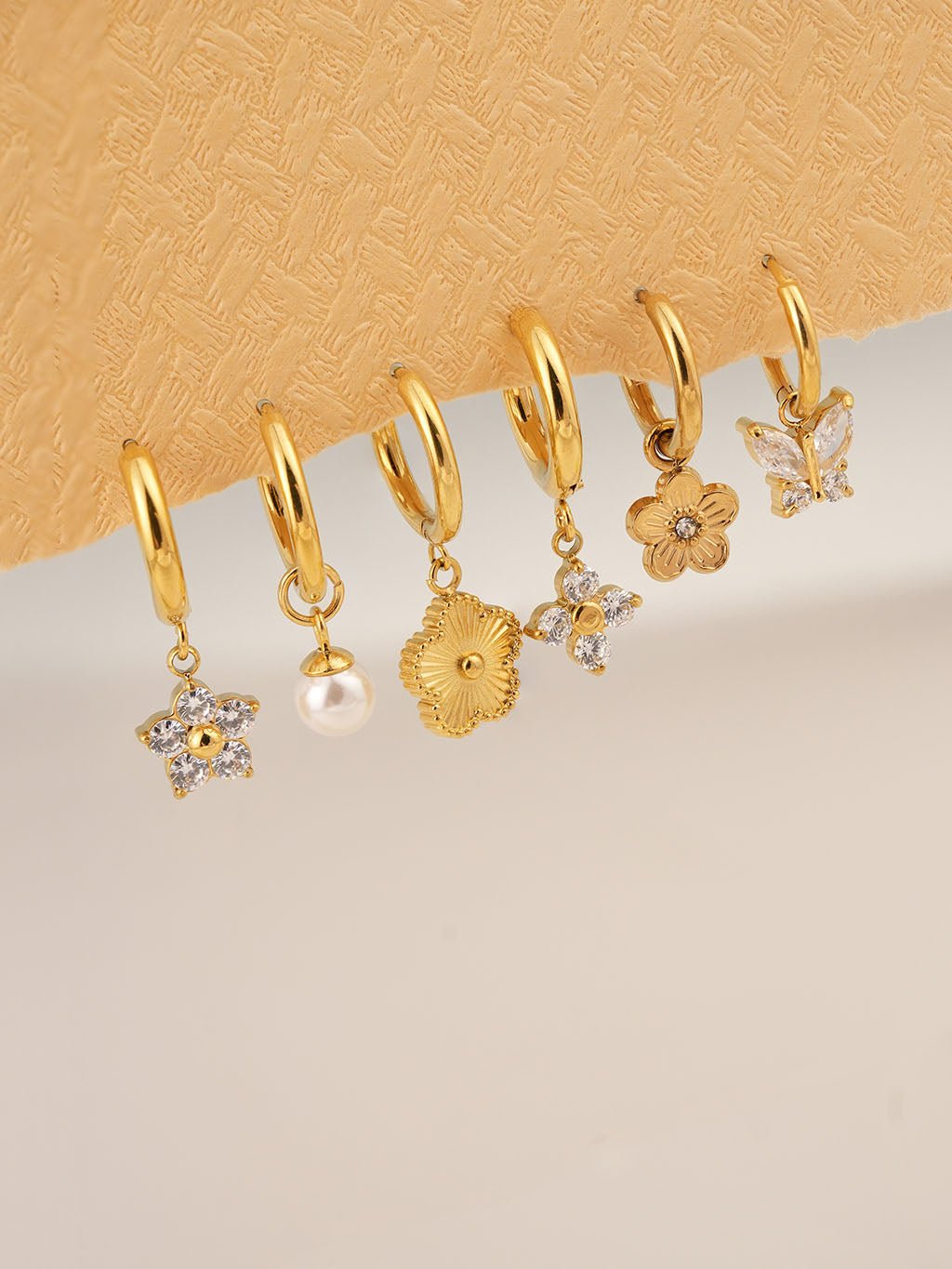 Flower Hoop Ohrringe Gold - Dorose | Wasserresistent, kein Verfärben