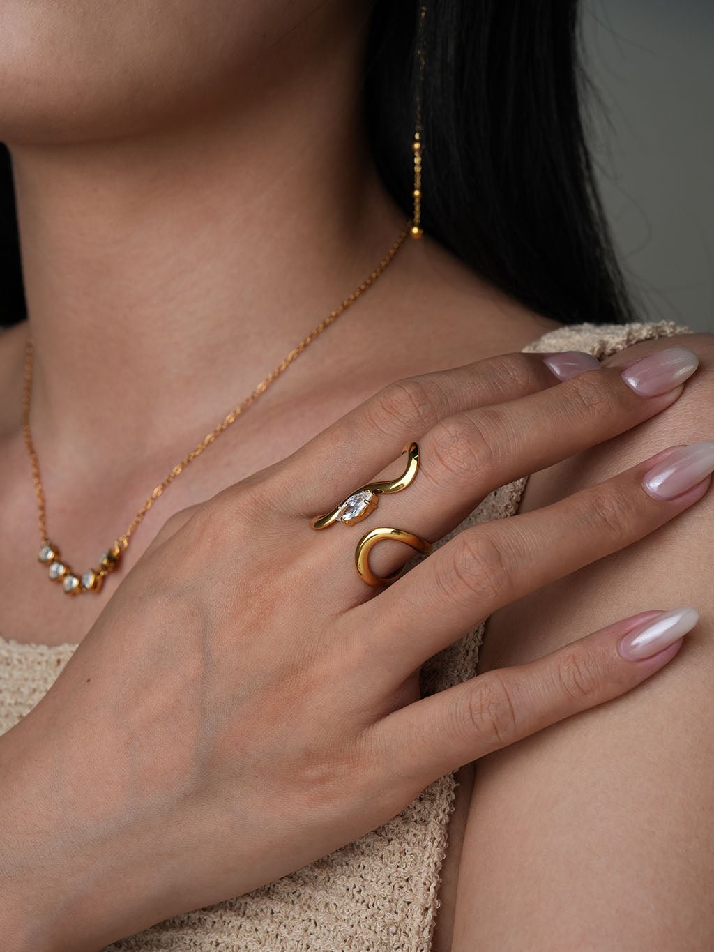 Geschwungener Zirkonia Ring Gold - Dorose | Wasserresistent, kein Verfärben