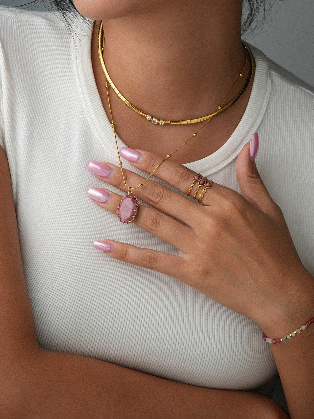 Goldener Statement Ring mit rosa Stein - Dorose | Wasserresistent, kein Verfärben