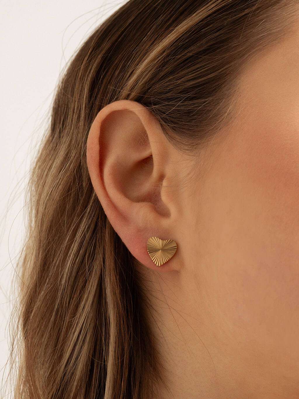 Heart Studs Ohrstecker Gold - Dorose | Wasserfester Schmuck, 18K vergoldet