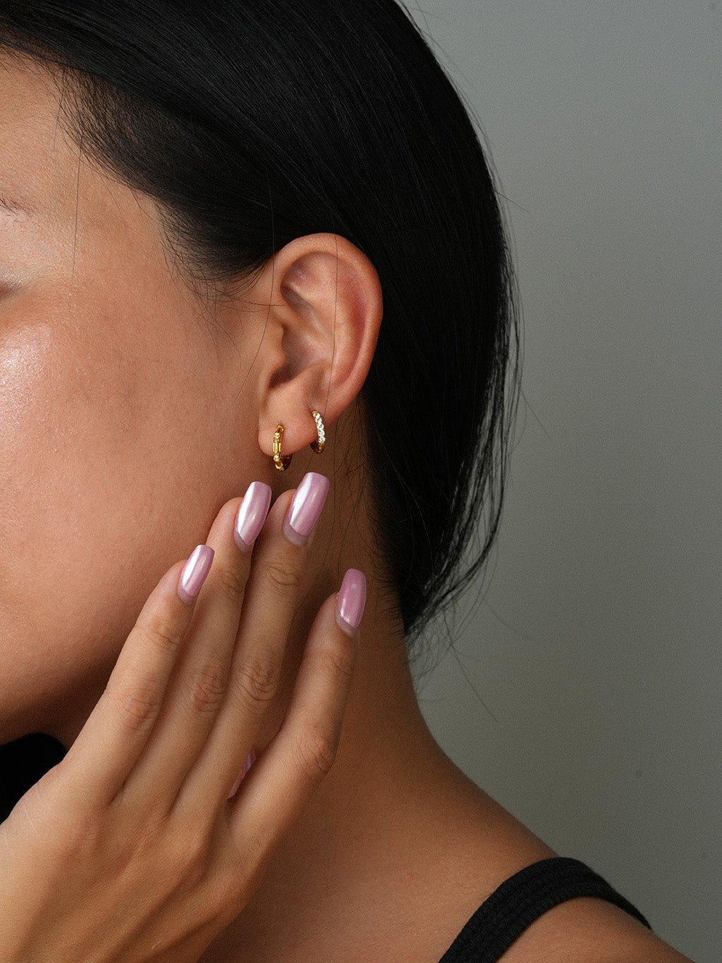 Kleine Creolen Gold mit Zirkonia - Dorose | Wasserresistent, kein Verfärben