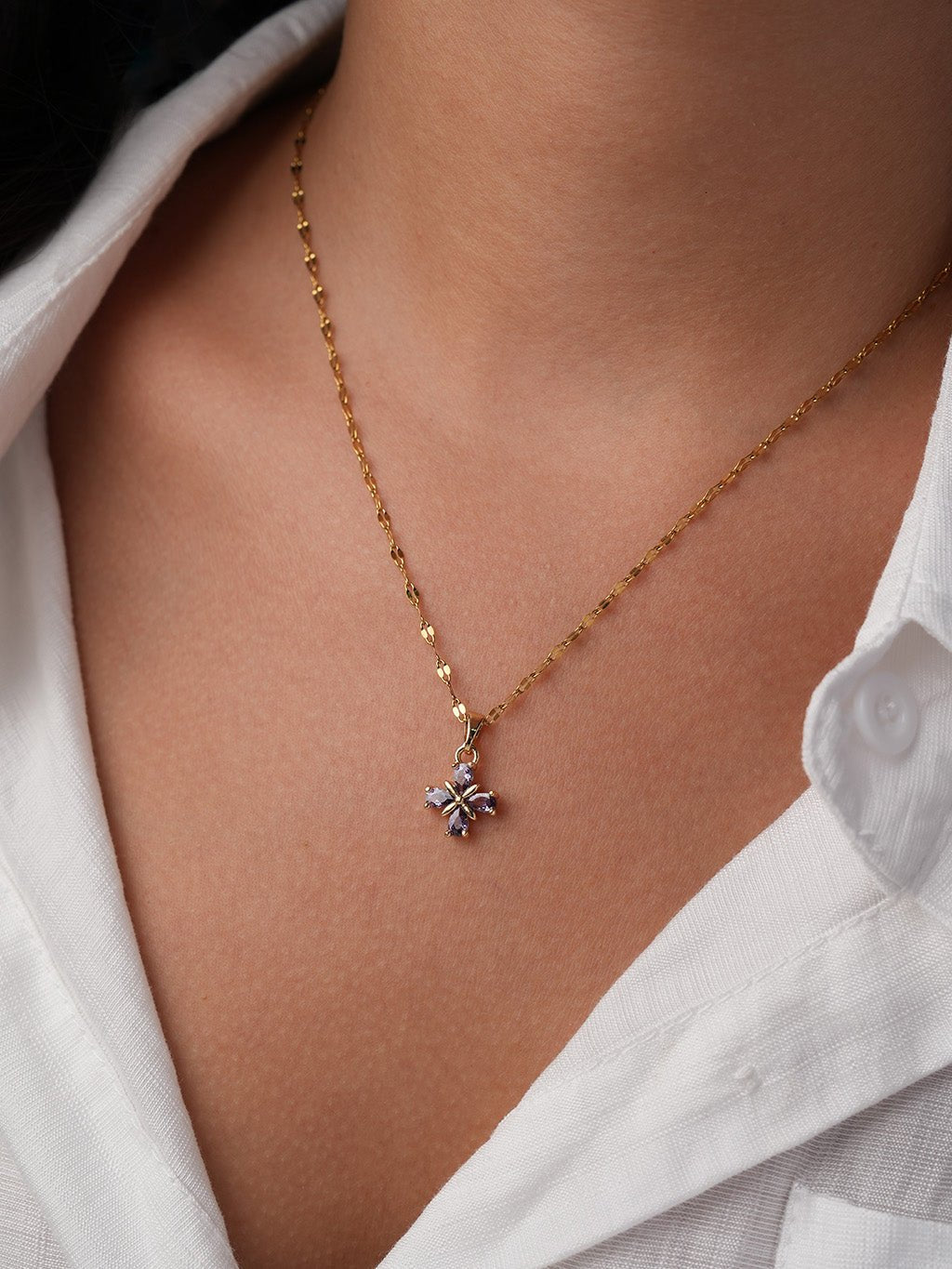 Lila Kreuz Halskette mit Zirkonia - Dorose | Wasserresistent, kein Verfärben