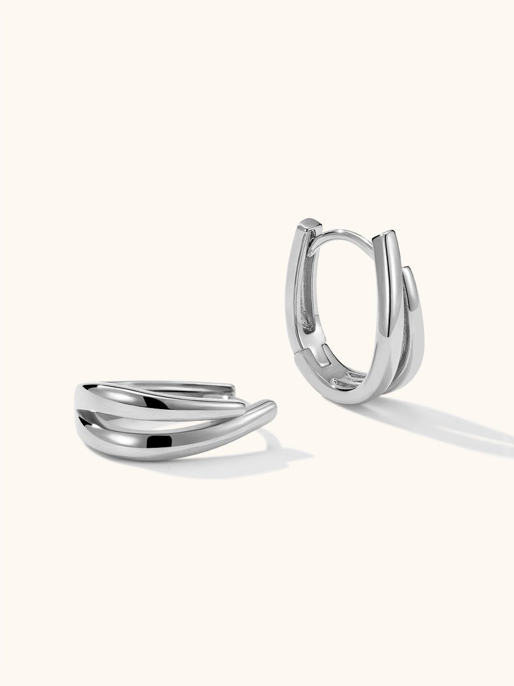 Ovale Huggie Hoops Ohrringe Gold Silber - Dorose | Wasserresistent, kein Verfärben