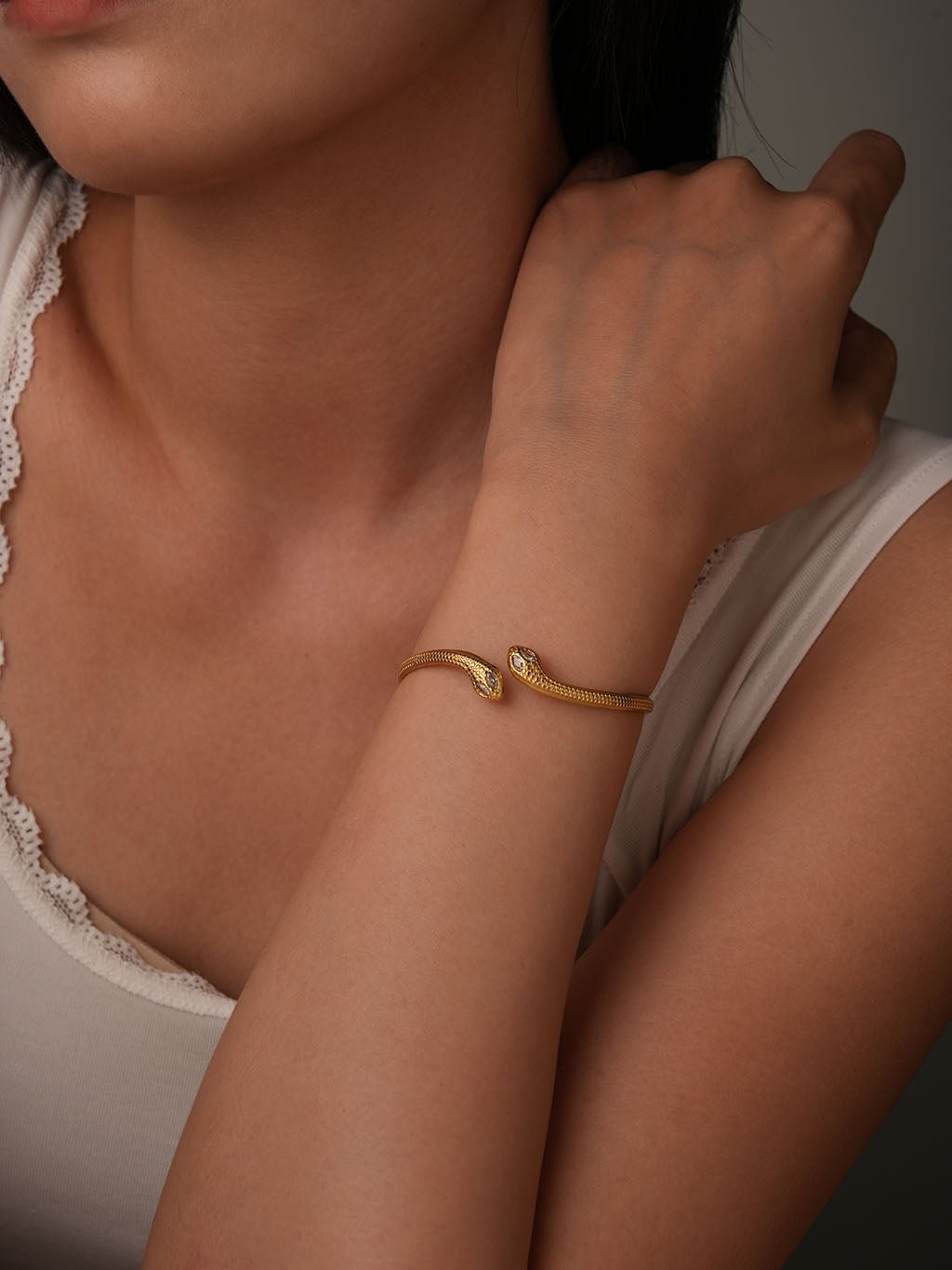 Schlangen-Armreif Gold mit Zirkonia - Dorose | Wasserresistent, kein Verfärben