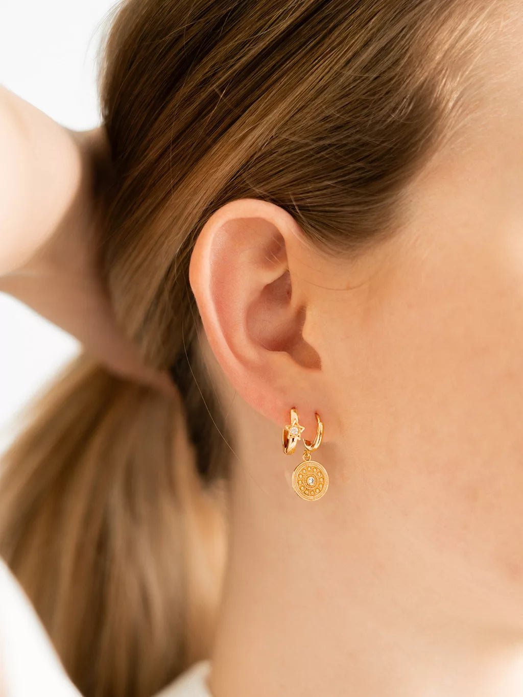 Star Hoop Ohrringe Gold 11mm - Dorose | Wasserfester Schmuck, 18K vergoldet