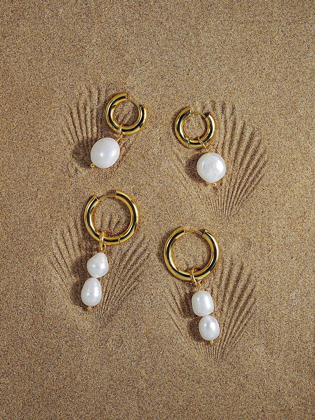 Two Pearl Hoop Ohrringe Gold - Dorose | Wasserresistent, kein Verfärben