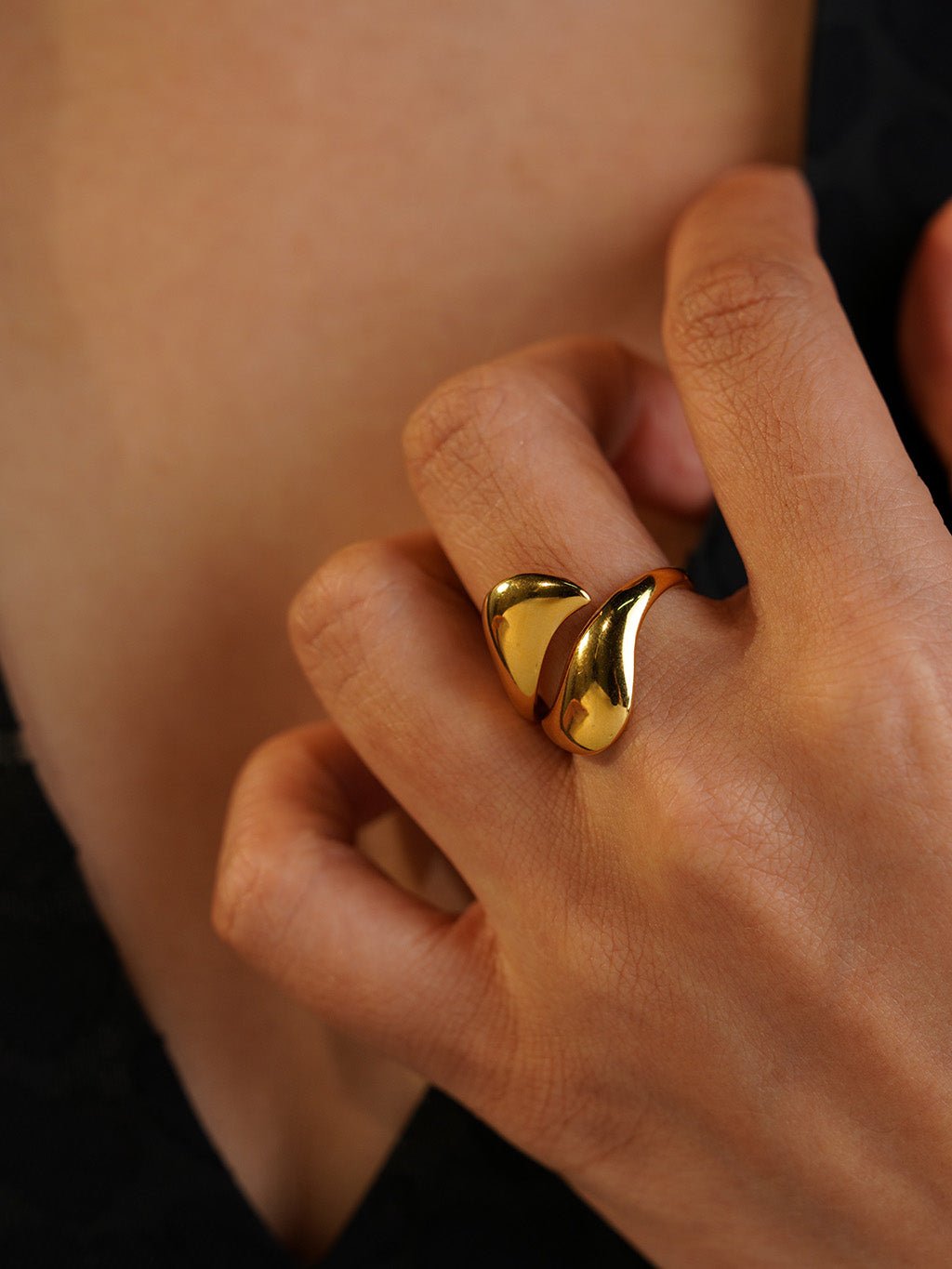 Umarmender Linienring Gold - Dorose | Wasserresistent, kein Verfärben