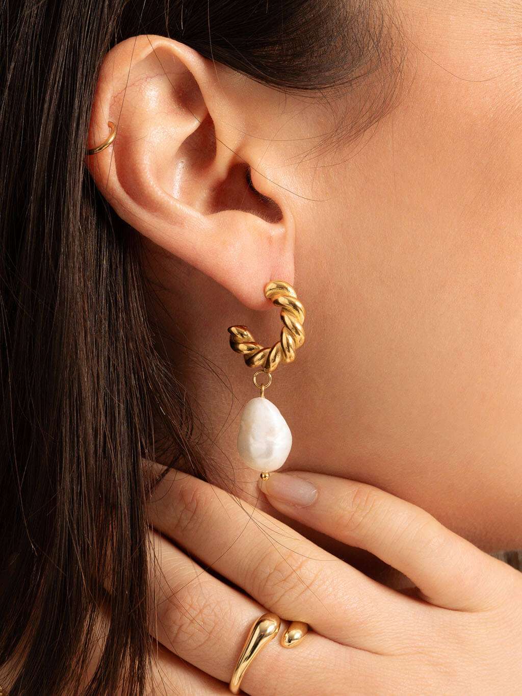 Verdrehte Barockperlenohrringe Gold - Dorose | Wasserfester Schmuck, 18K vergoldet