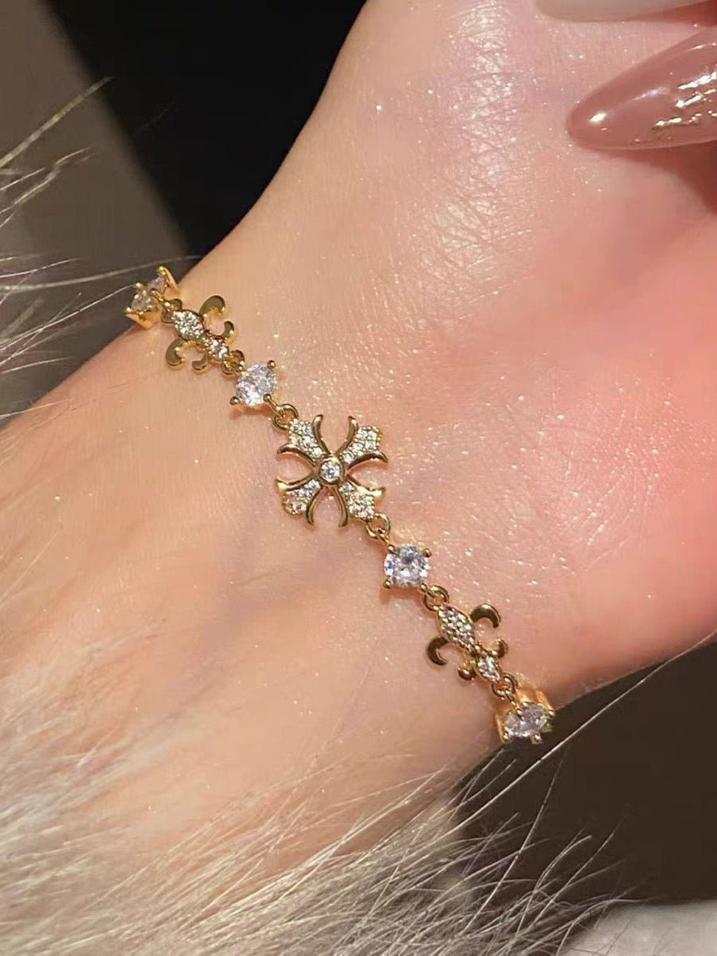 Vintage Cross Armband Gold - Dorose | Wasserresistent, kein Verfärben