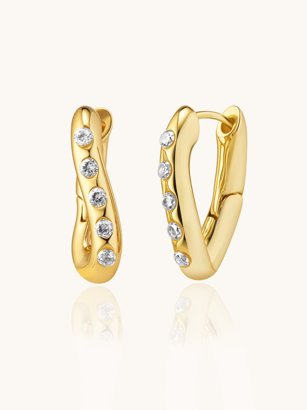Wavy Huggie Hoop Ohrringe Gold mit Zirkonia - Dorose | Wasserresistent, kein Verfärben