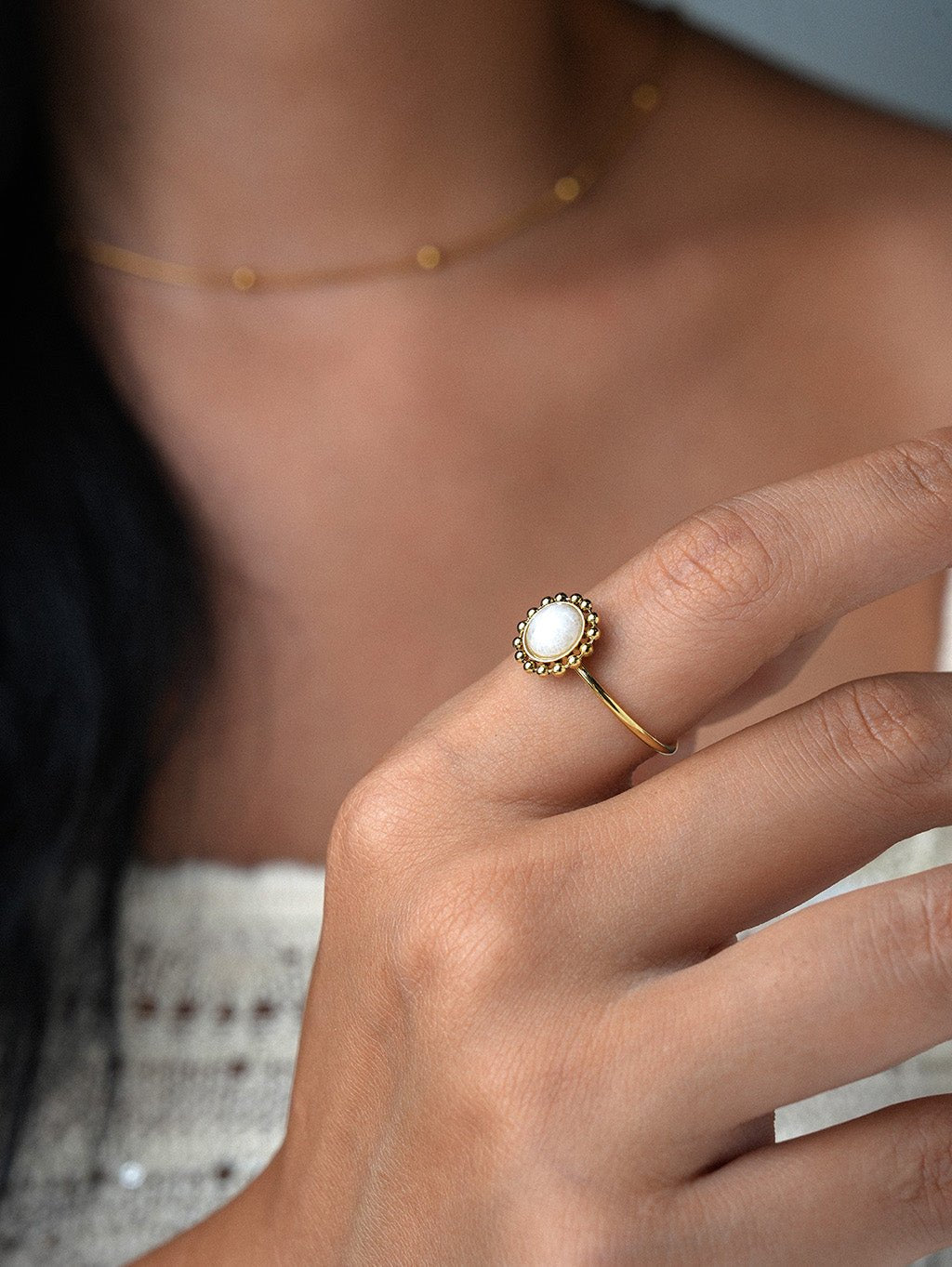 Weißer Naturstein Ring Gold Verstellbar - Dorose | Wasserresistent, kein Verfärben