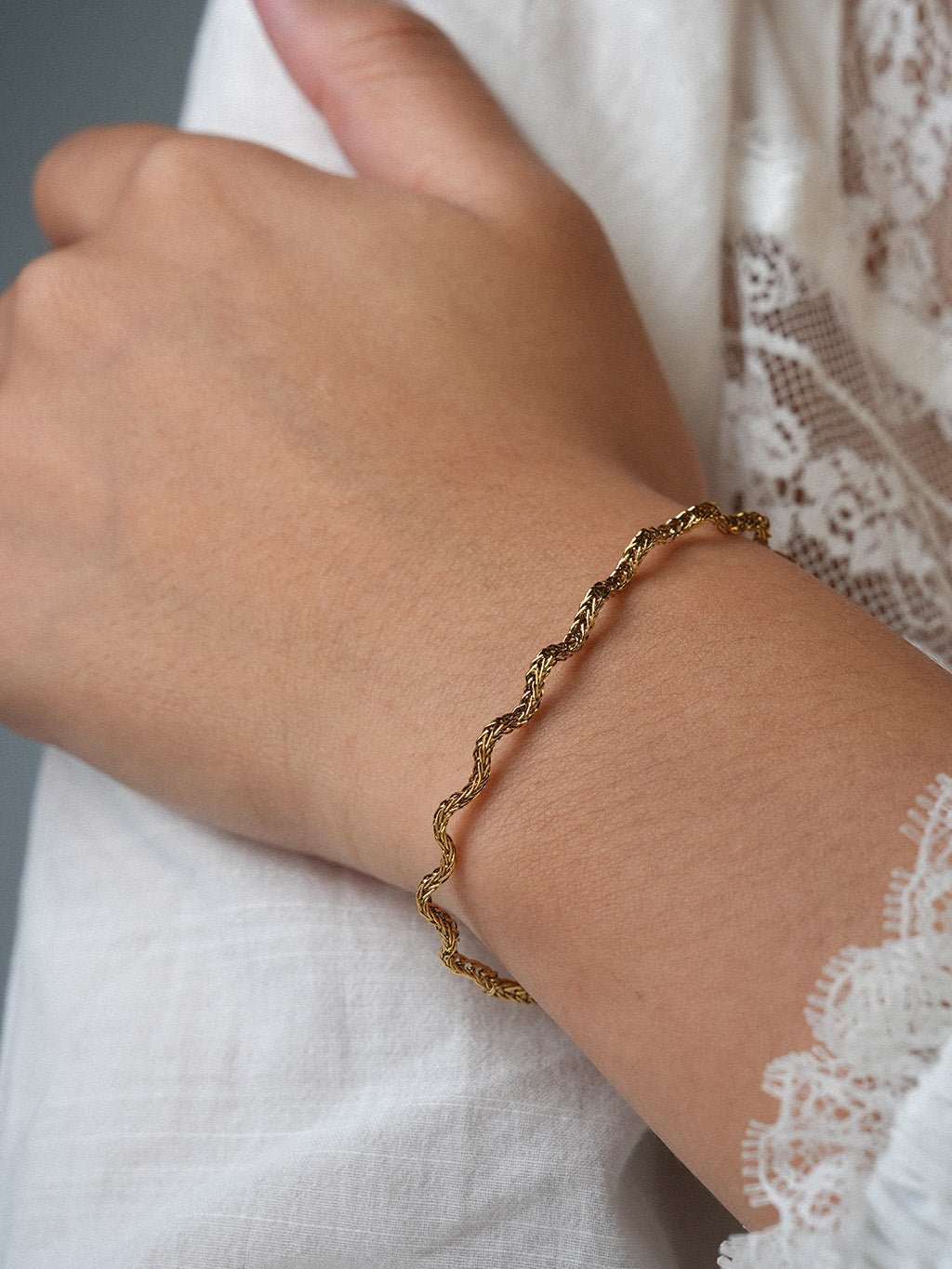 Wellenarmband Gold - Dorose | Wasserresistent, kein Verfärben