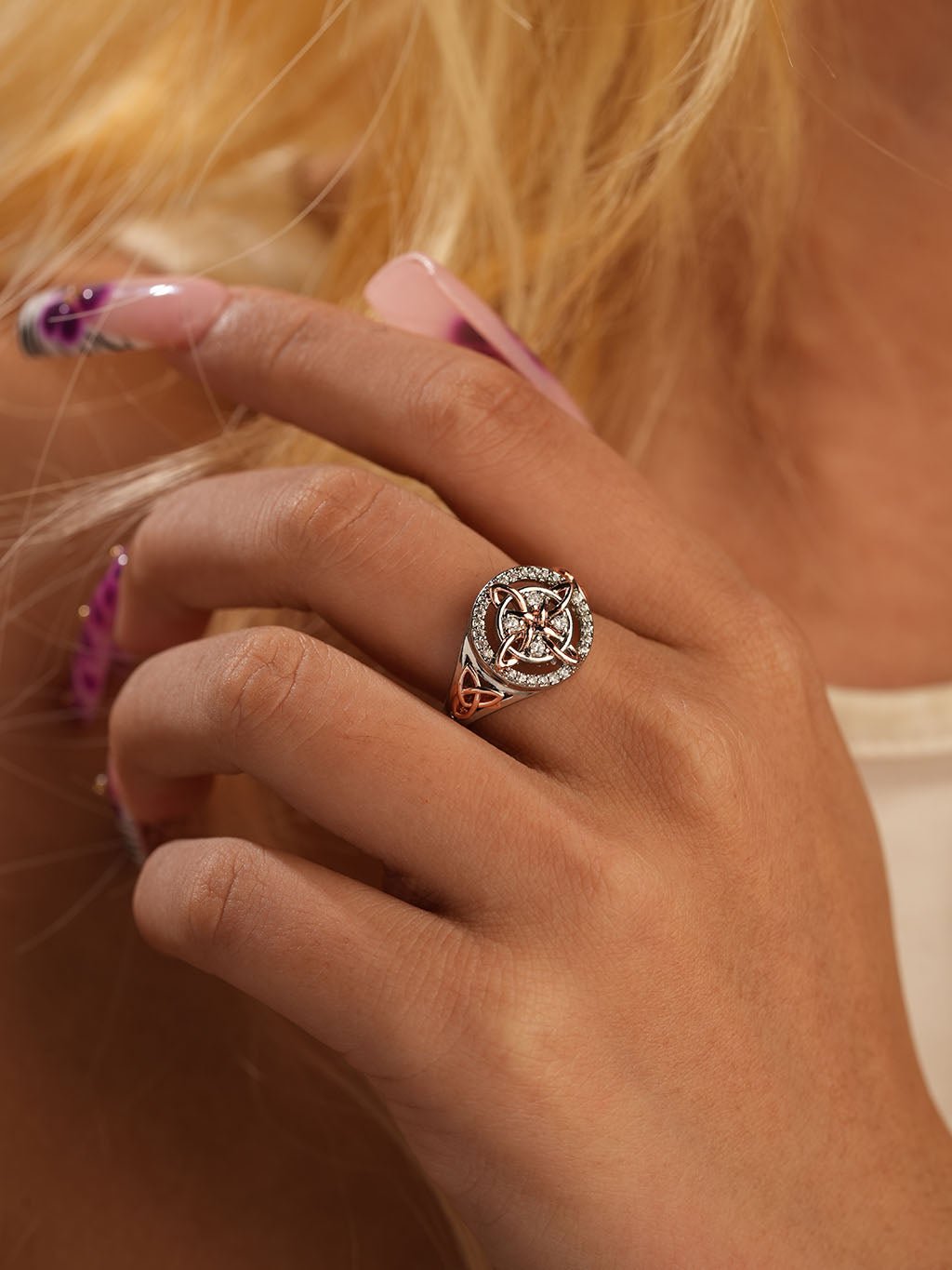 Zweifarbiger Blütenzirkonia Ring - Dorose | Wasserresistent, kein Verfärben